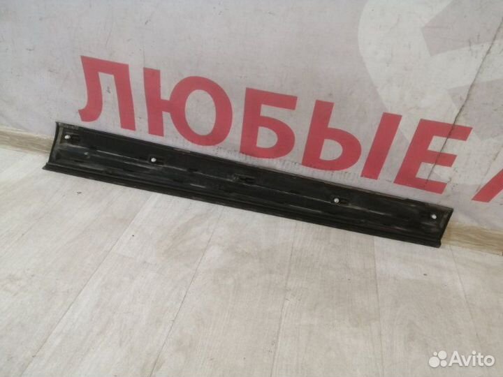 Накладка двери передняя левая Audi Q5 8R 2008-2017