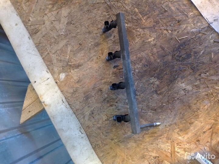 Топливная рамка рампа рейка Chevrolet Aveo T 250