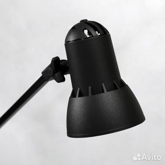 Светильник настольный на подставке ' Надежда+ ' Че