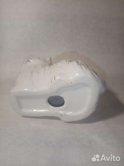 Фарфоровая статуэтка