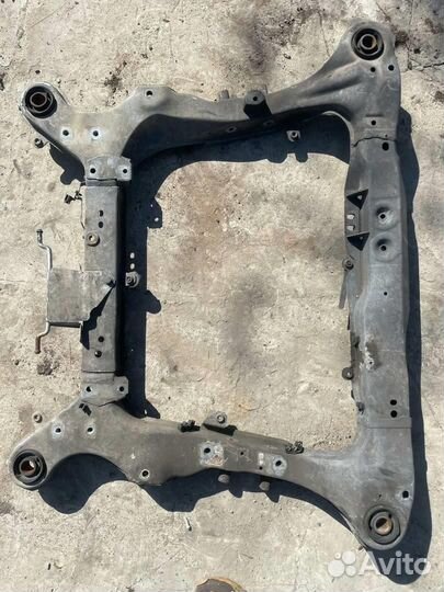 Подрамник передний 30793278