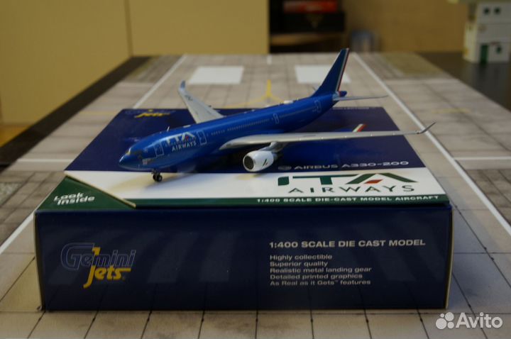 Модель самолета Airbus 330-200