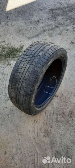 Bridgestone Blizzak VRX2 245/45 R19 98S