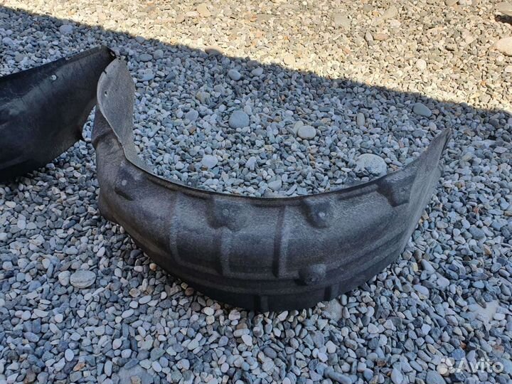 Подкрылок задний левый и правый для Lexus IS250