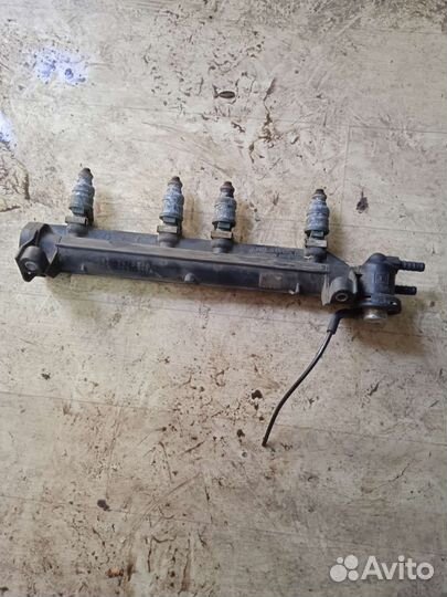 Топливная рампа форсунки skoda Octavia a 4 tour