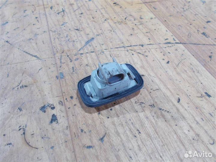 Повторитель поворота на крыло левый Toyota Camry