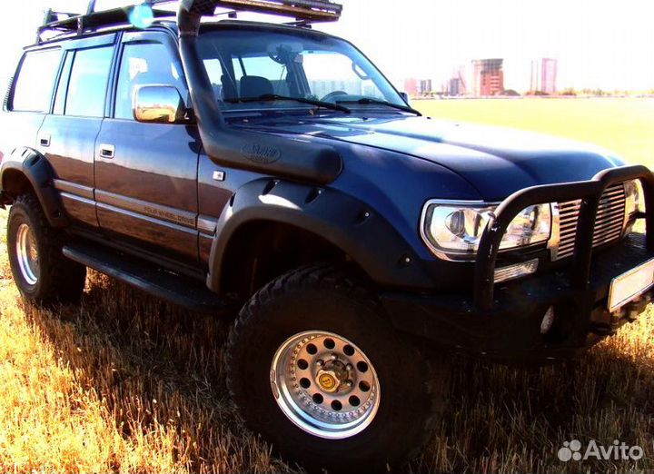 Силовые расширители арок на Toyota Land Cruiser 80