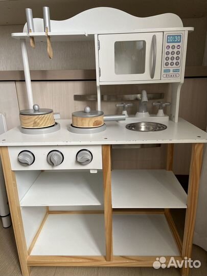 Детская деревянная кухня