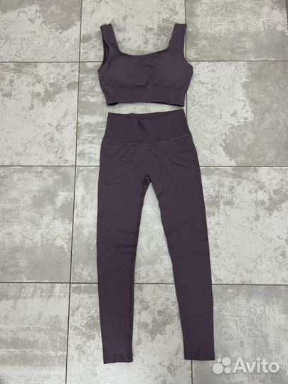 Костюм для фитнеса новый 42 44