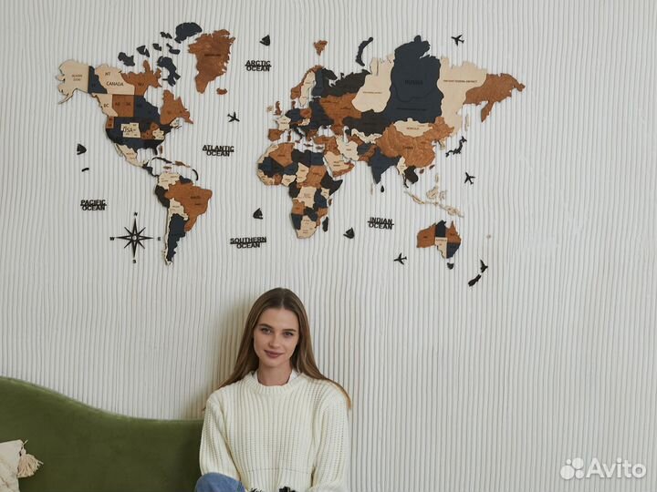 Деревянная карта мира