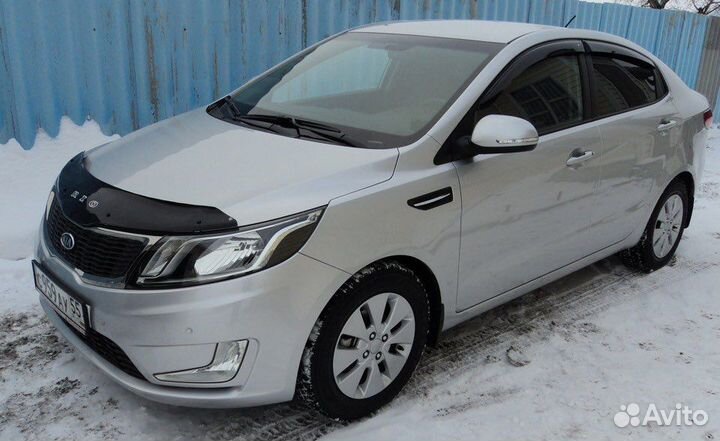 Дефлекторы капота (мухобойка) на авто