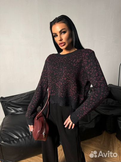 Женский свитер Balenciaga