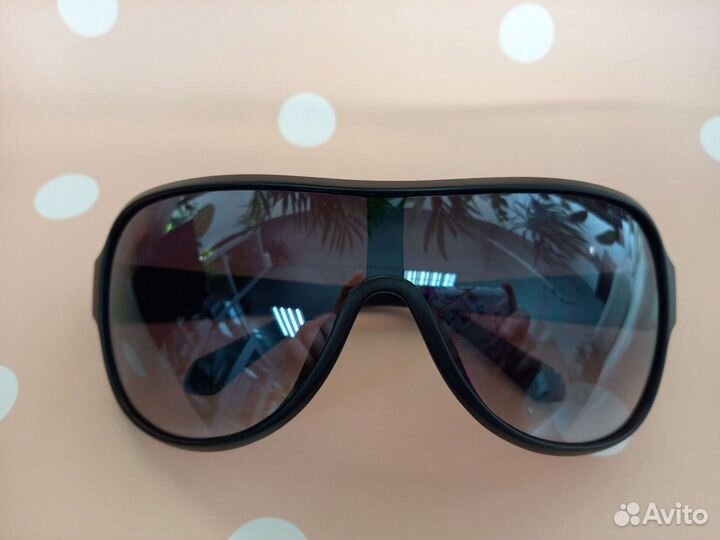 Солнцезащитные очки guess