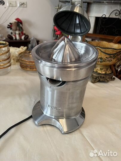 Соковыжималка для цитрусовых и гранатов bork