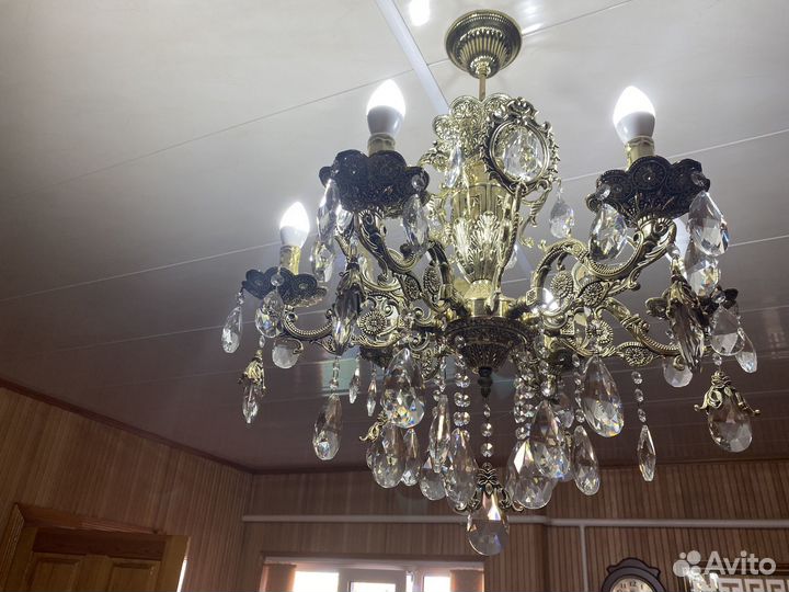 Продается люстра