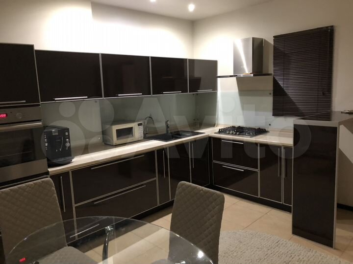 2-к. квартира, 69,2 м², 2/10 эт.