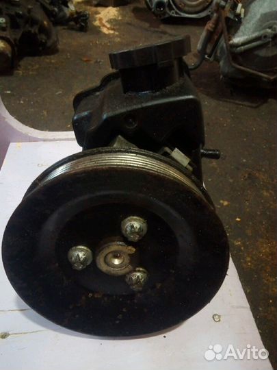 Насос гур Мерседес Спринтер 2.2D/2.7D до 2006г