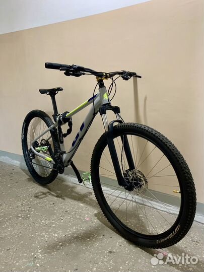 GT Avalanche Comp (M) 9R Горный велосипед