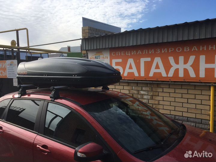 Автобокс бокс на крышу на красную LADA X-ray