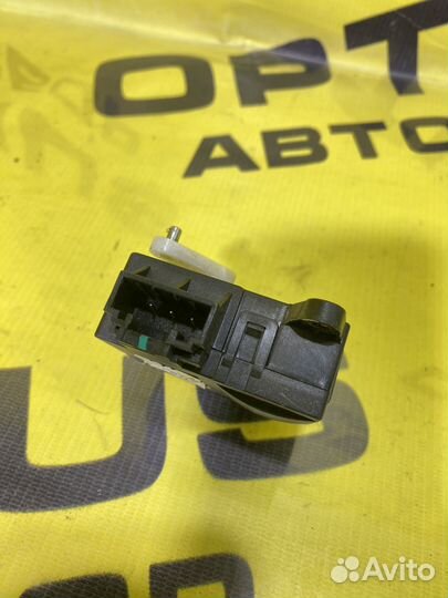 Моторчик заслонки отопителя Geely GC6