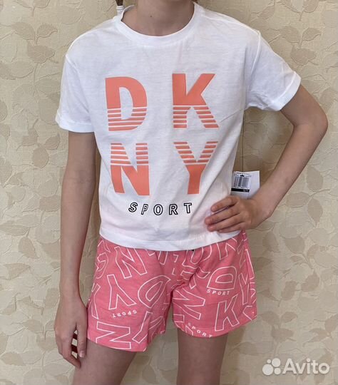 Продам костюм на девочку 7 лет dkny sport