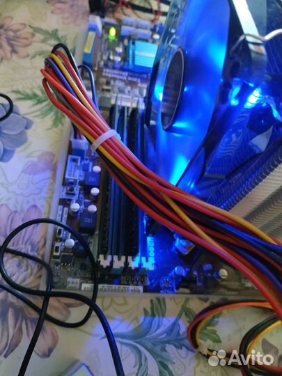 Материнская плата с процессором кулером и памятью