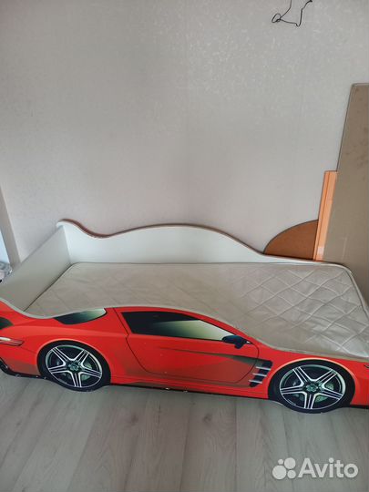 Детская кровать в хорошем состоянии с матрасом