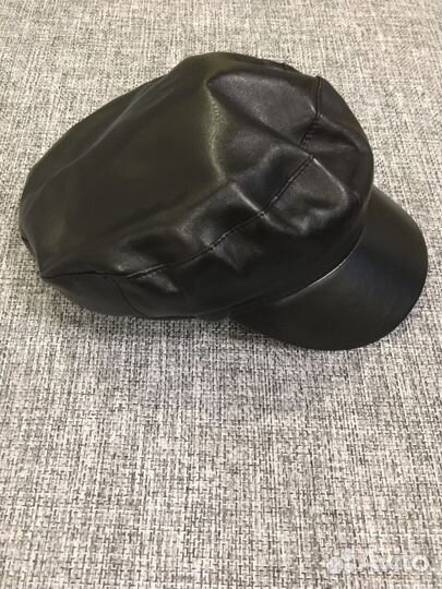 Кепка кожаная женская
