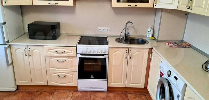 2-к. квартира, 61 м², 9/9 эт.