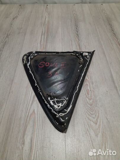 Форточка Глухое стекло крыла Kia soul 2 Лев