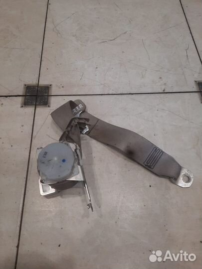 Ремень безопасности задний правый Toyota Camry 40