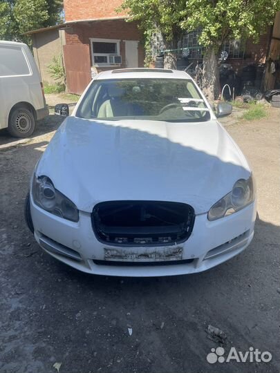 В разборе Jaguar XF 2010