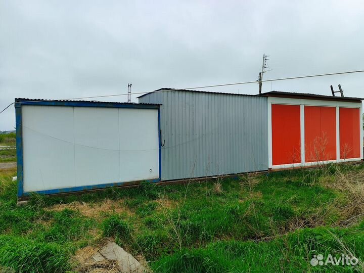 Комплекс из 2 бытовых помещений