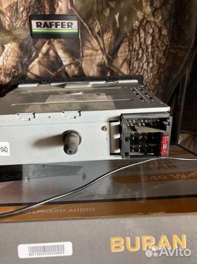 Продам штатный магнитофон