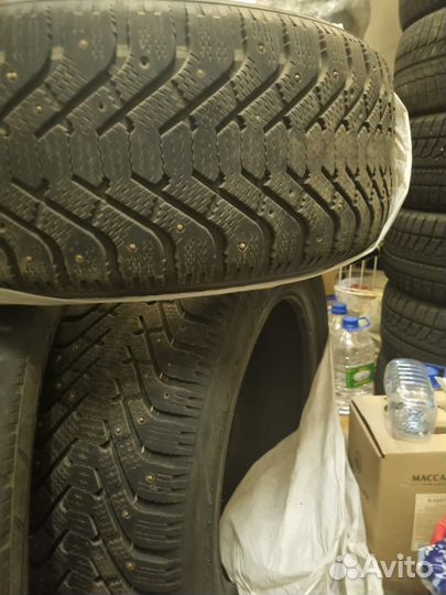 Goodyear UltraGrip 500 255/55 R19 111T