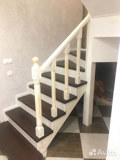 Лестница на 2 этаж / Лестница на металлокаркасе