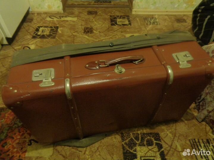 Винтажный чемодан