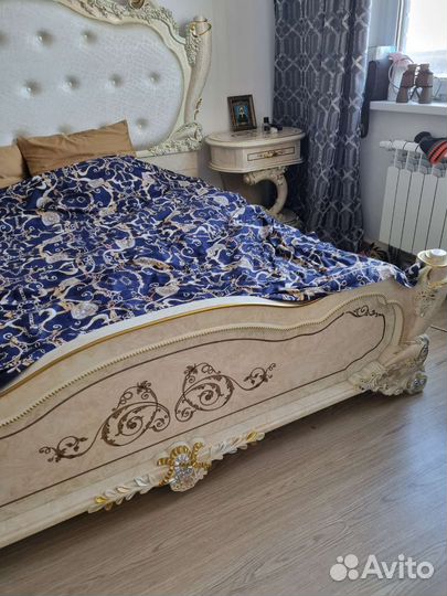 Спальный гарнитур