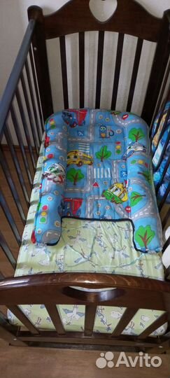 Кровать качалка бортики мобиль коврик развивающий