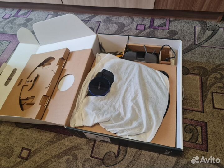 Робот пылесос Ecovac Deebot ozmo 930