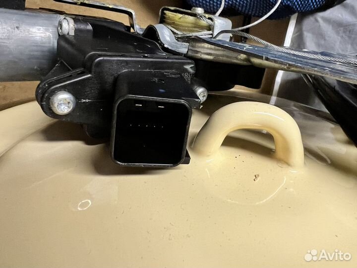 Моторчик стеклоподъемника Opel Meriva B 93168803