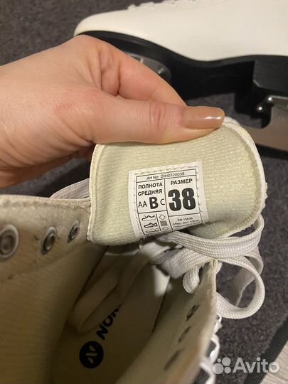 Коньки фигурные 37