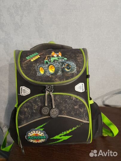 Продам школьный ранец