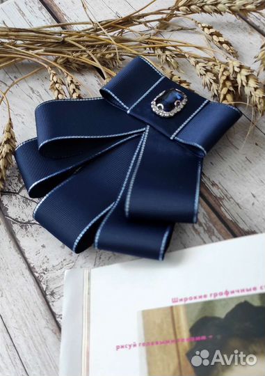 Школьный галстук брошь для девочки ручной работы