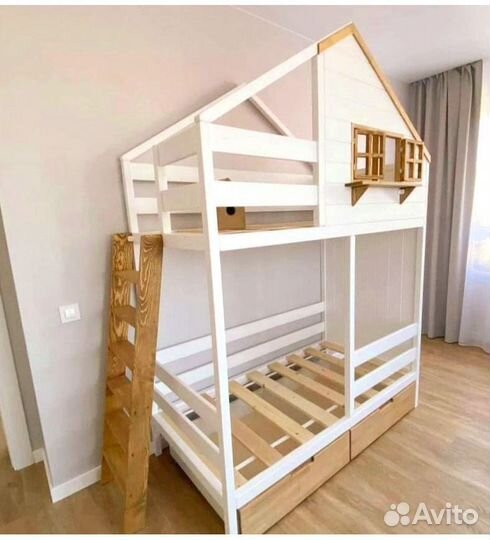 Детская кровать с ящиками