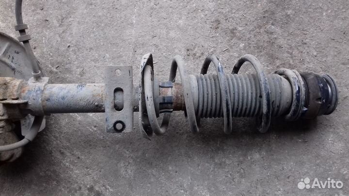 Стойка передняя левая Фольксваген Поло седан