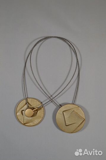 Магнит - подхват для штор 