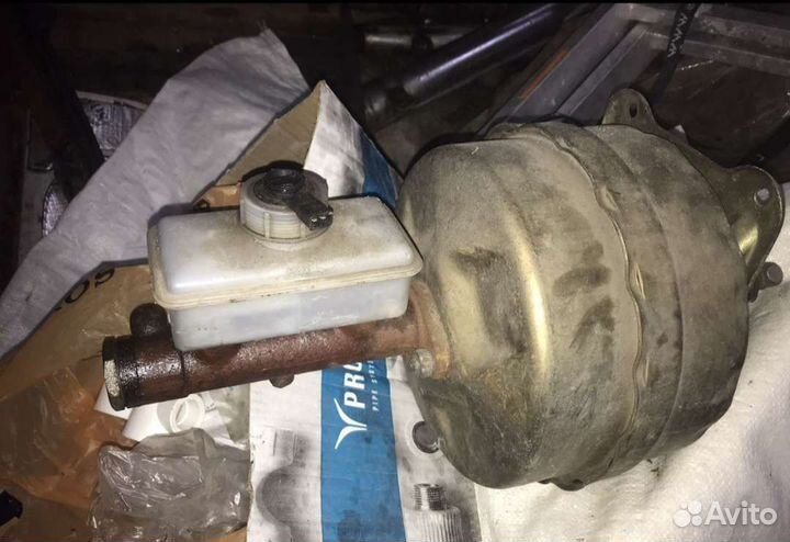 Тормозной вакуум с цилиндр в сборе на УАЗ хантер
