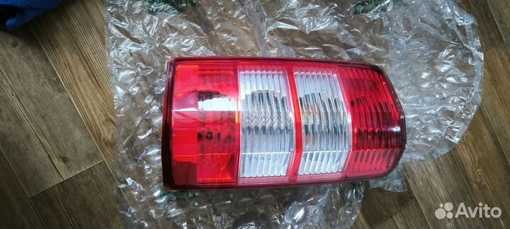 Фонарь задний левый dodge nitro