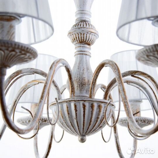 Люстра 'Моника' 8хЕ14 40т белый с золотой патиной